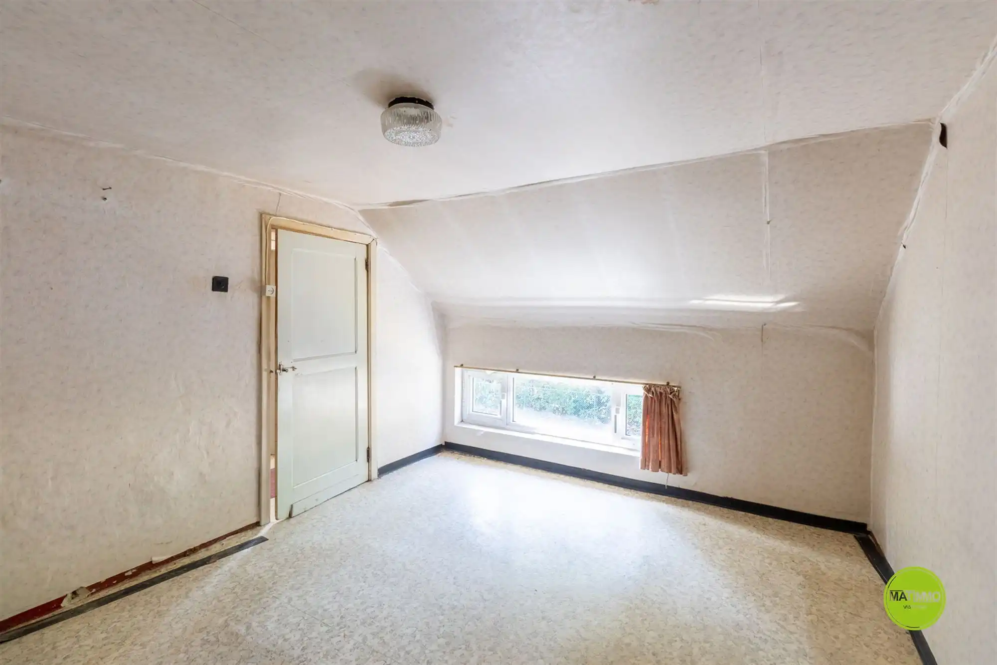 Compacte halfopen renovatiewoning met 2 slaapkamers en tuin foto 12