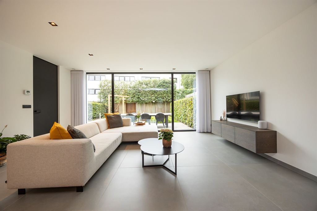 Moderne architecturale woning in een doodlopend straatje foto 4