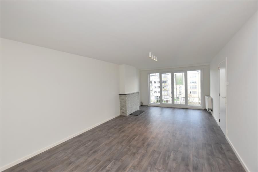 Instapklaar appartement met twee slaapkamers én lift te Deurne foto {{pictureIndex}}