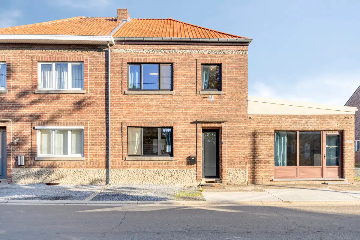 Ruime halfopen woning met tal van mogelijkheden  foto 3