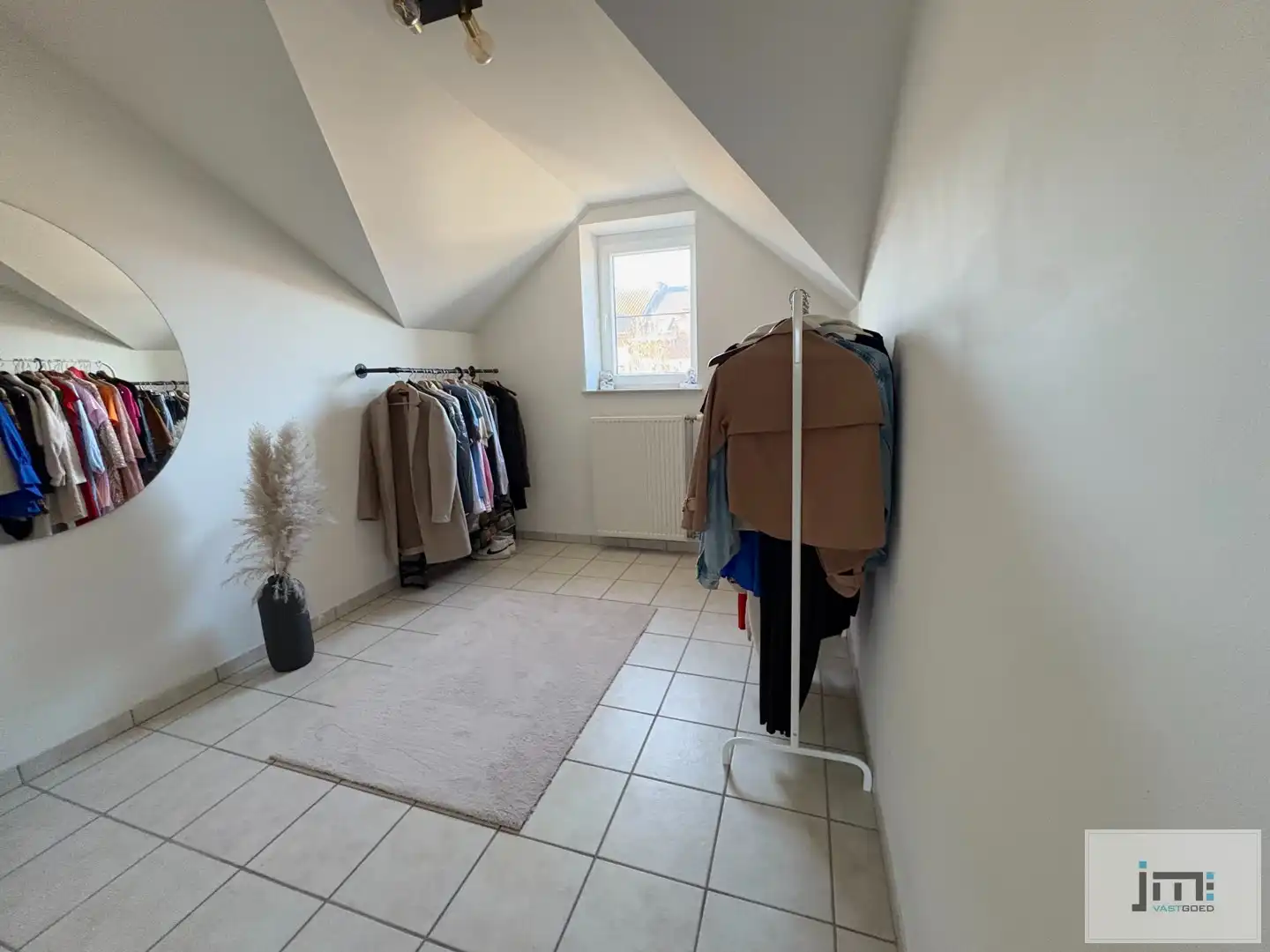 Instapklaar 3-slaapkamerappartement op toplocatie in Borgloon foto 9