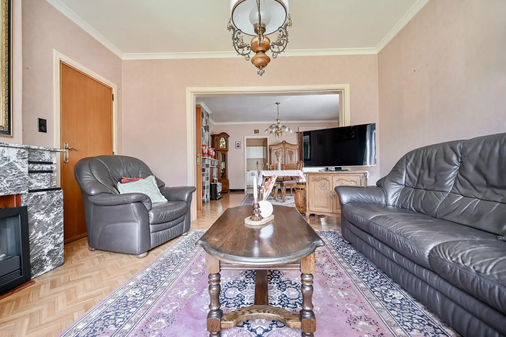 Charmante en authentieke woning met ruime tuin foto 4