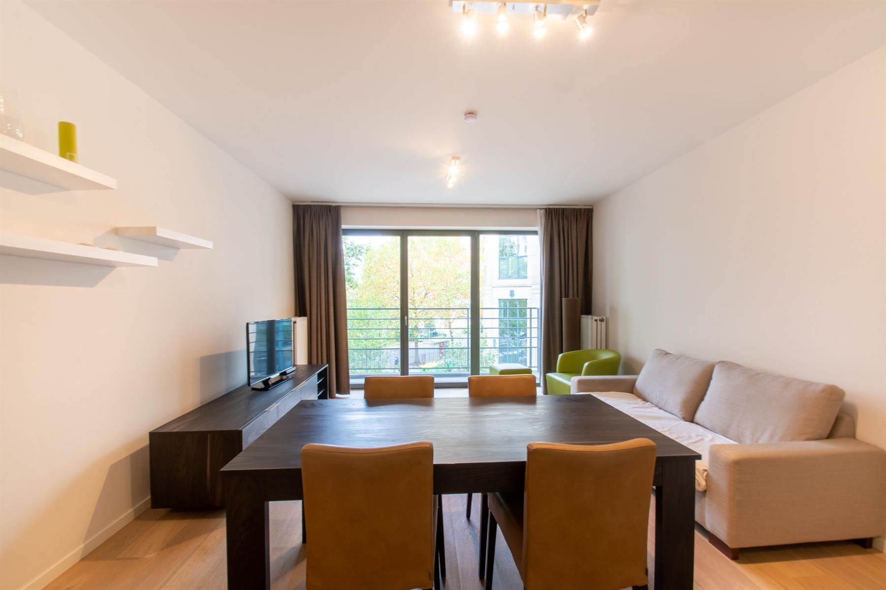 Prachtig 2 slpk appartement met TERRAS (NAVO) foto 2