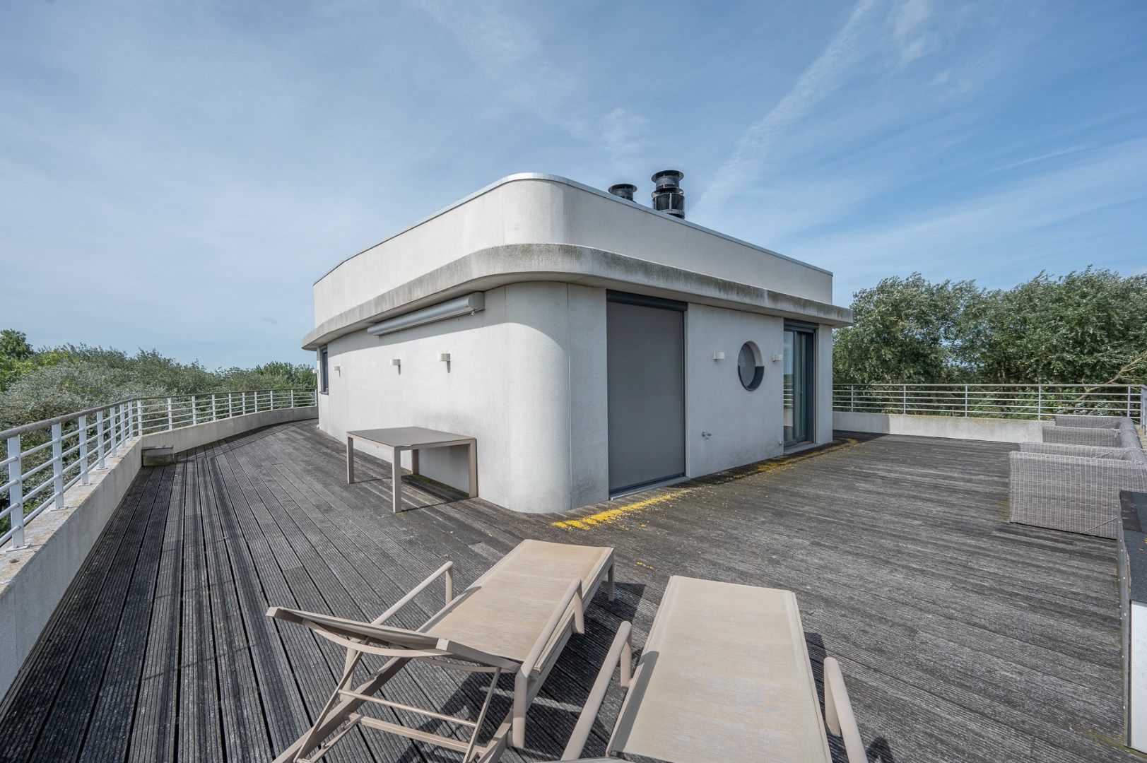 Unieke penthouse met open zichten richting de zee foto 6