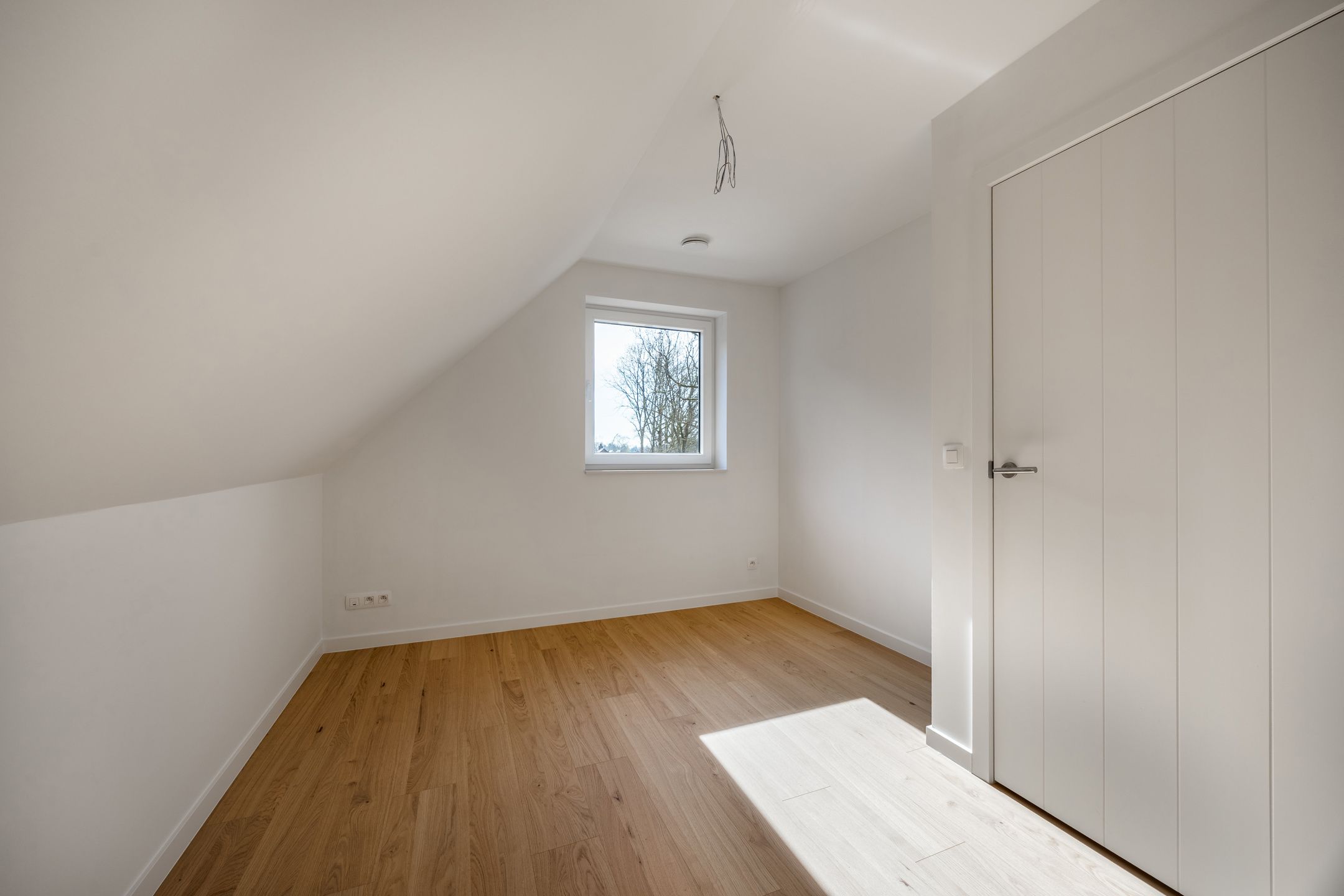 Stijlvolle nieuwbouwkoppelwoning met adembenemend boszicht foto 28