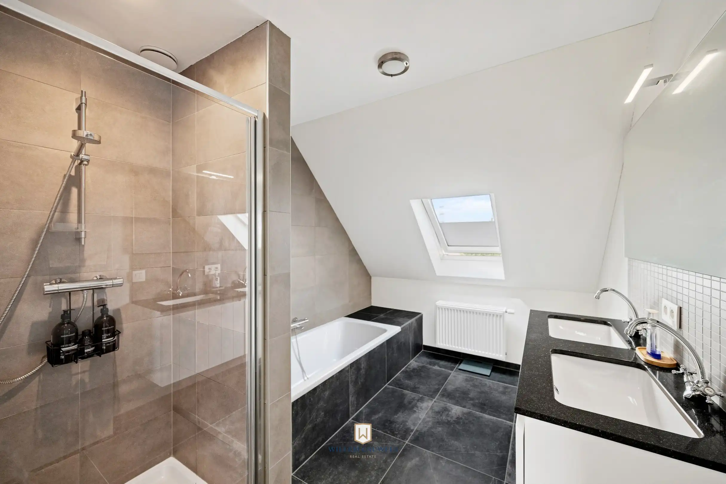 Recente halfopen bebouwing mooi gelegen te Lissewege foto 15