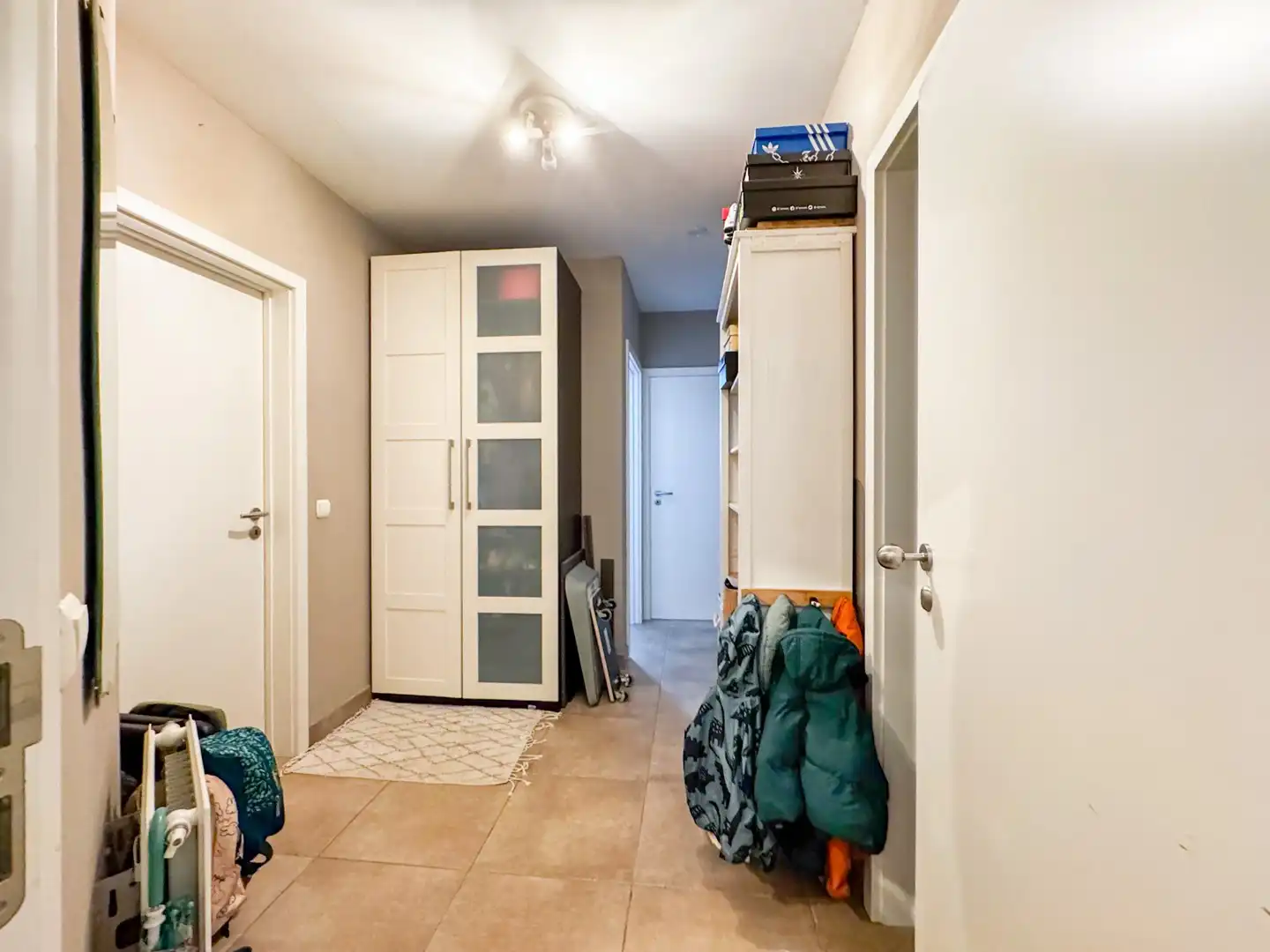 Lichtrijk appartement met garagebox aan het station van Aalter foto 3