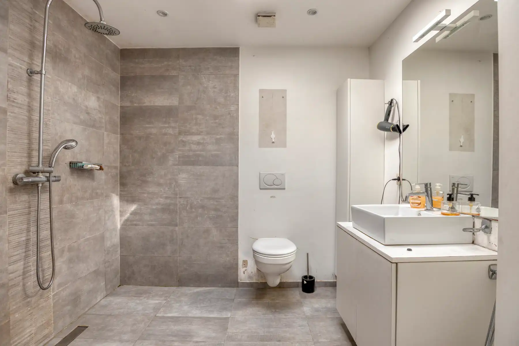 Op te frissen woning met tuin foto 7
