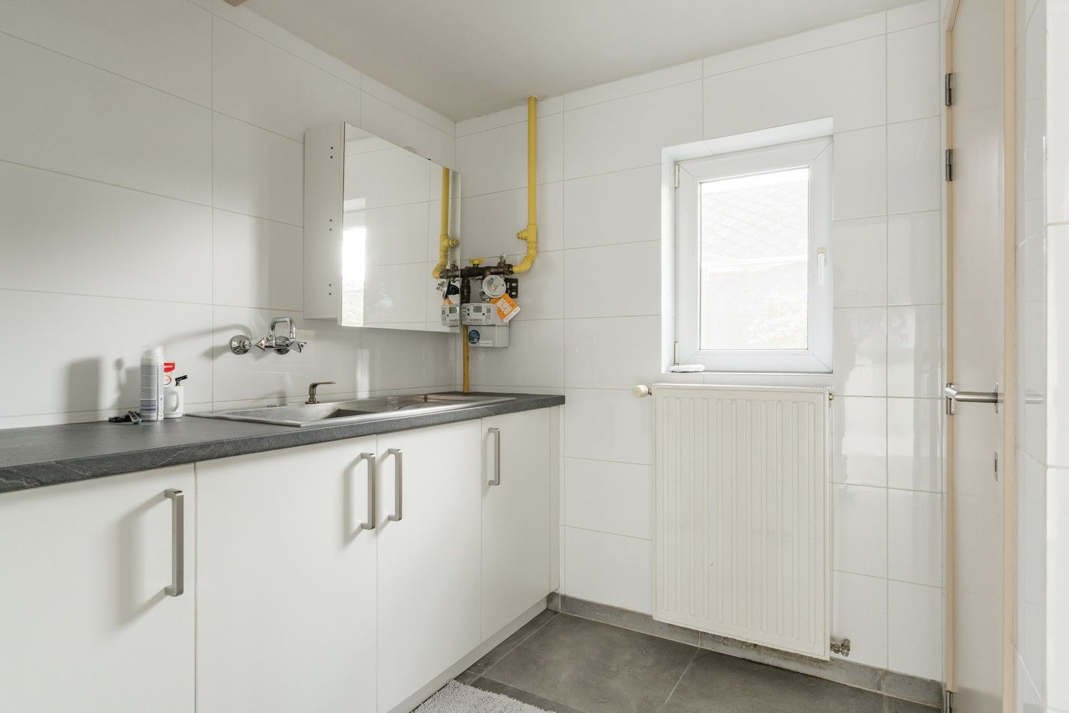 Charmante en instapklare woning met 2 slaapkamers in hartje Hamont foto 14