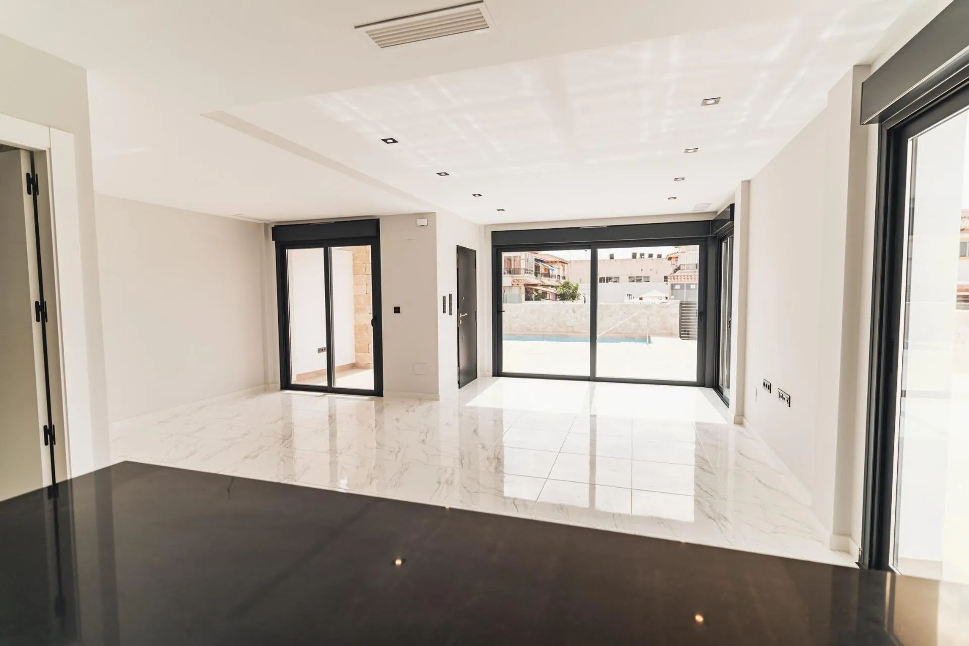 Beleef ultieme luxe aan de Costa Blanca: exclusieve villa’s met solarium en privézwembad – jouw Mediterrane paradijs foto 2