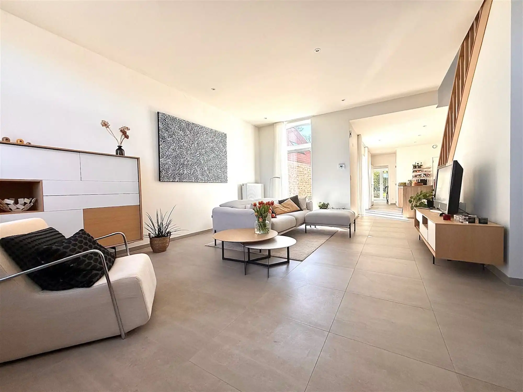 Instapklare charmante DORPSWONING met 3 slpks, 2 badks en tuin foto 3