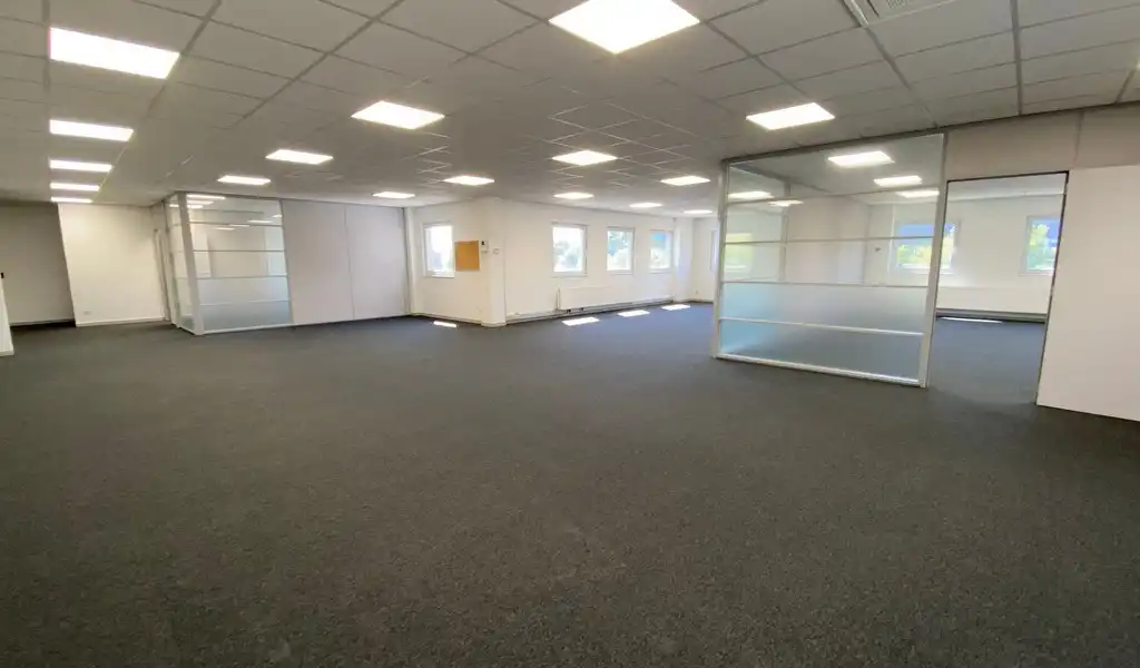 Instapklare kantoren te huur vlakbij afrit E40/R4 in Sint-Denijs-Westrem foto 12