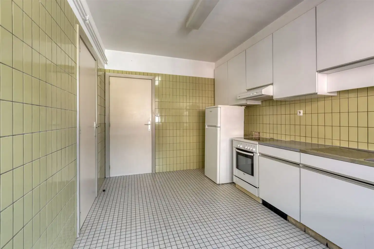 Prachtig ruim appartement met 3 slaapkamers en autostaanplaats gelegen in het hart van Maaseik.  foto 6