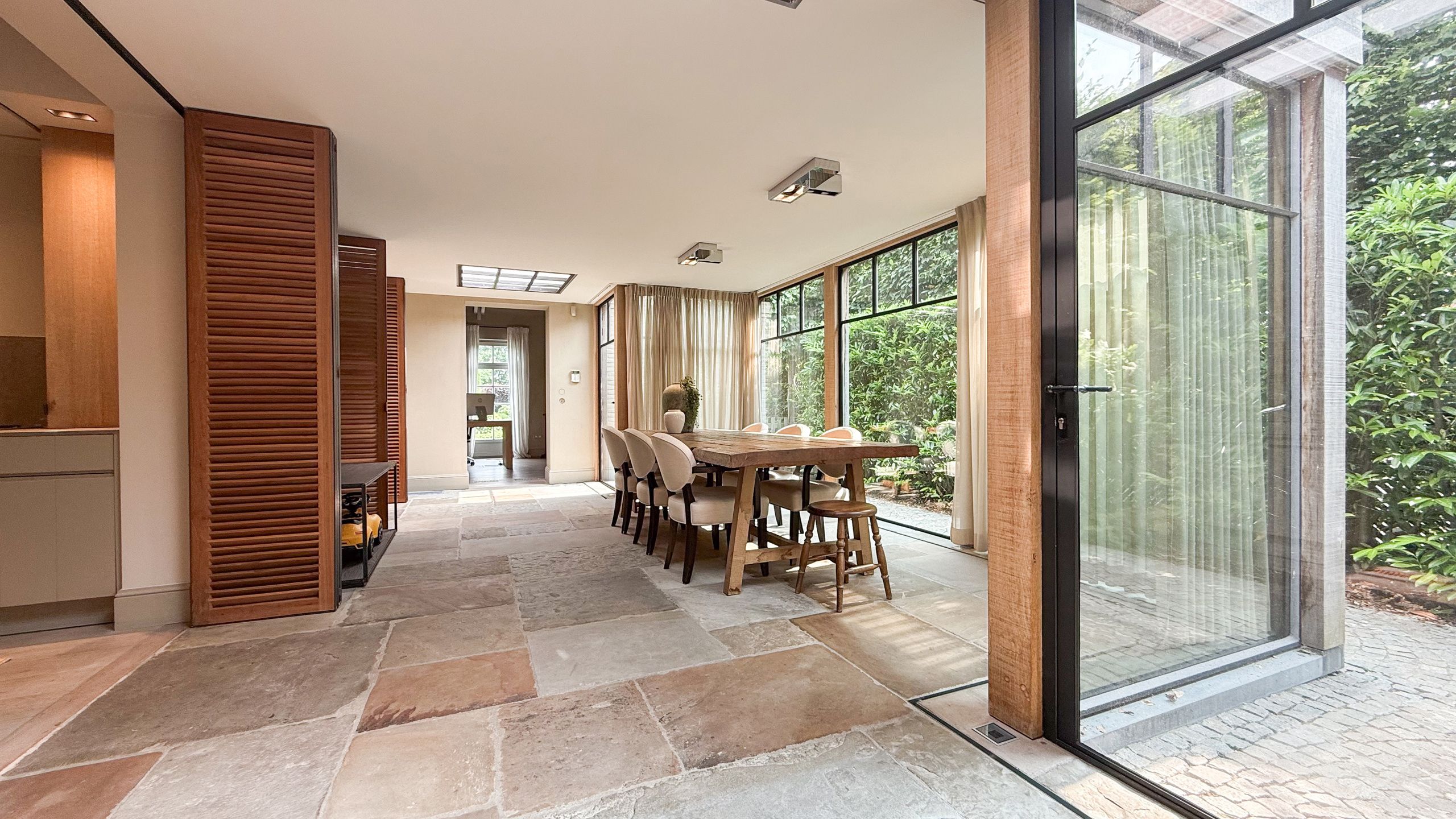 Exclusieve villa met zwembad op riant perceel in Koersel! foto 24