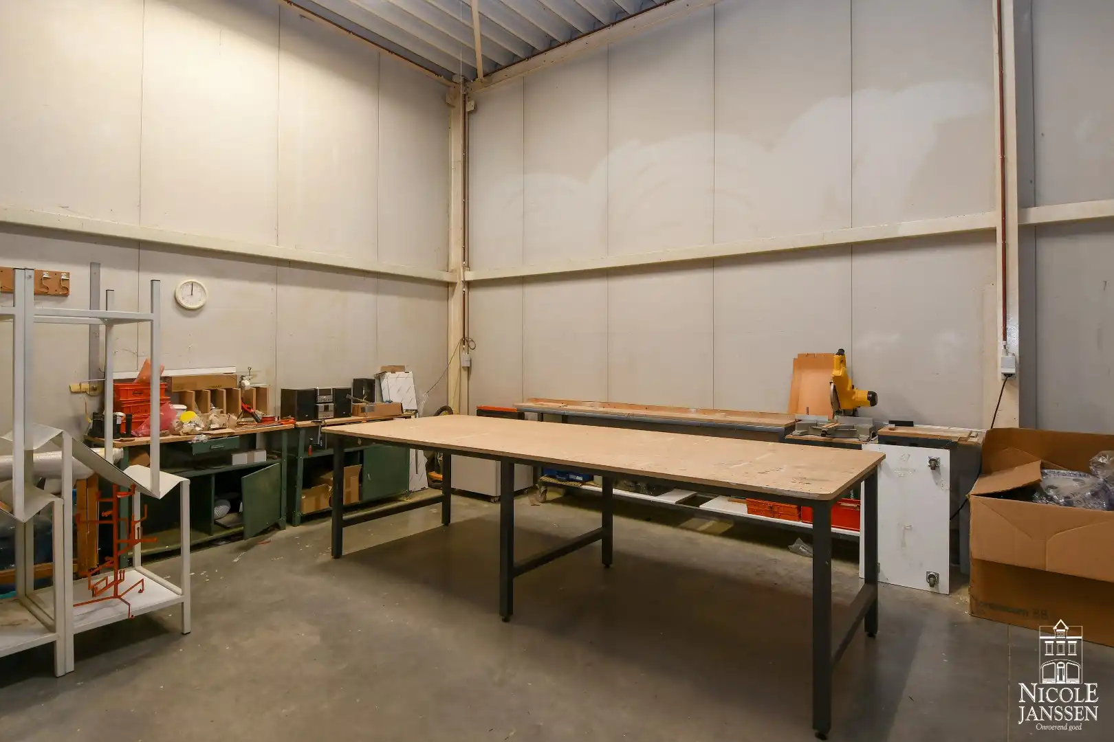 Ruim en luchtig handelspand van ca. 1050m² foto 22