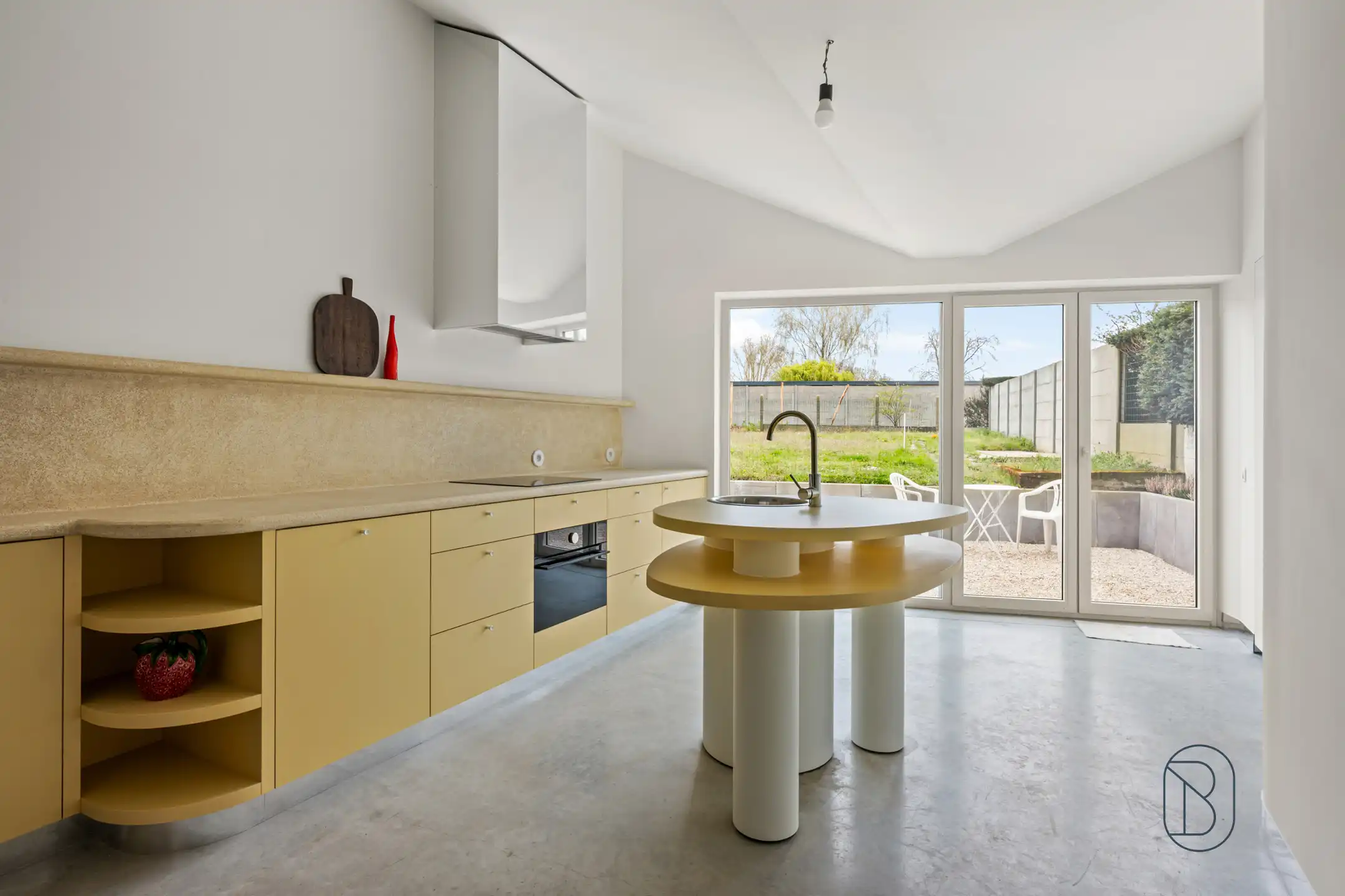 Hippe stadswoning met 2 slk en grote tuin foto {{pictureIndex}}