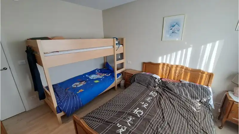 Comfortabel 2-slaapkamerappartement met TERRAS en AUTOSTANDPLAATS te huur in Sint-Andries Brugge foto 10