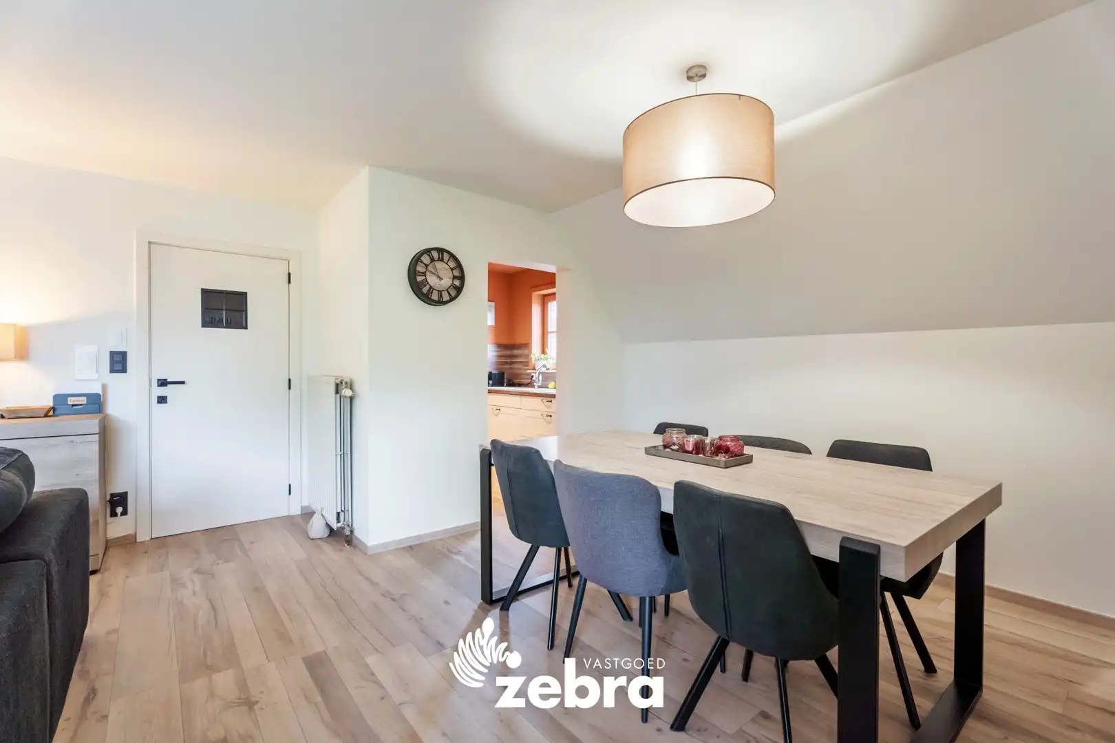 Ruim & instapklaar appartement met garage op een centrale ligging te Harelbeke! foto 6