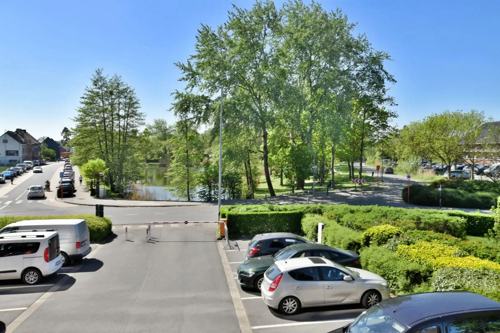 Stijlvol vernieuwd appartement met uniek zicht op de Brusselse Forten foto 9