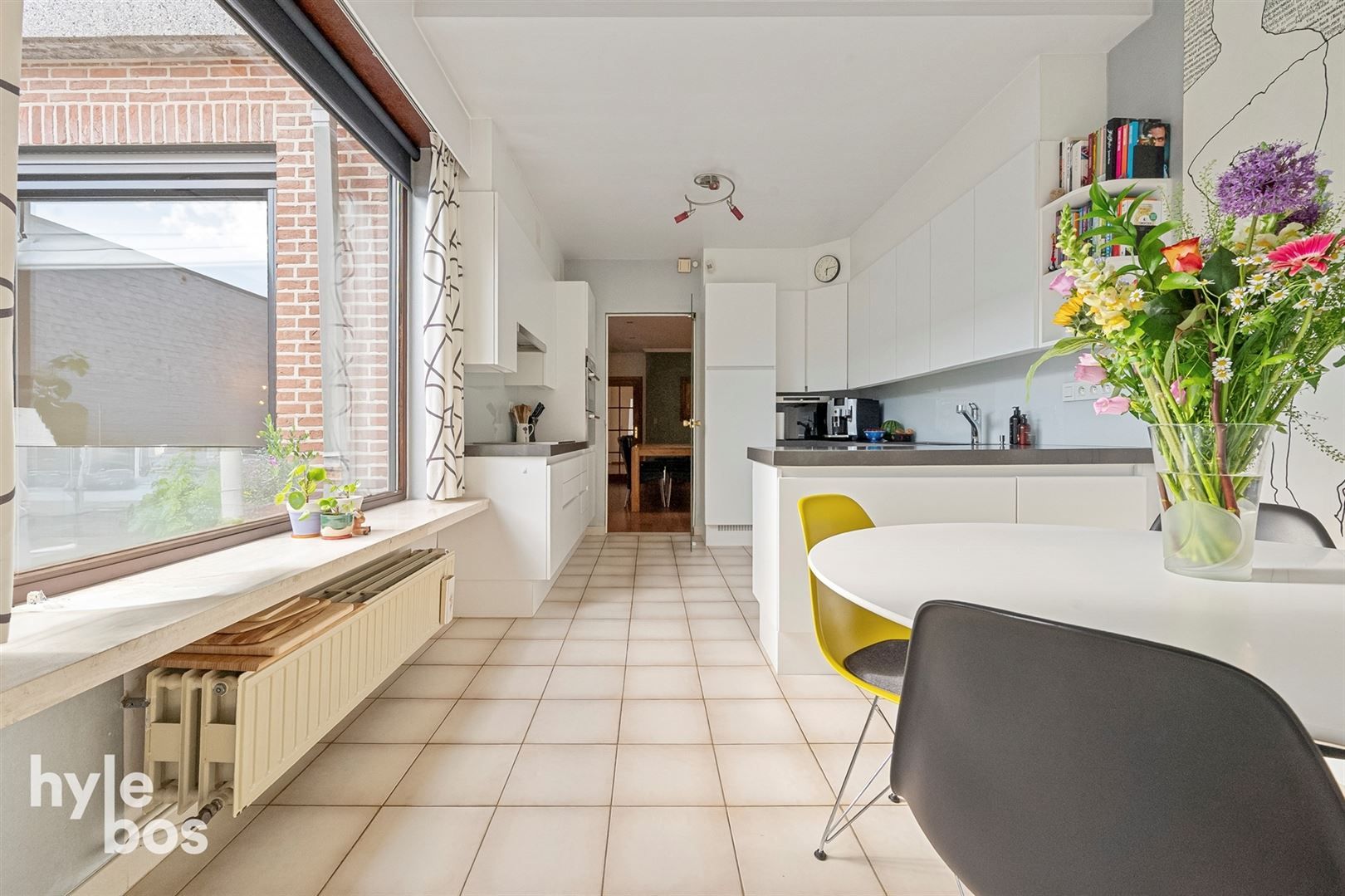 Stijlvolle ruime woning met praktijk & stadstuin foto 10