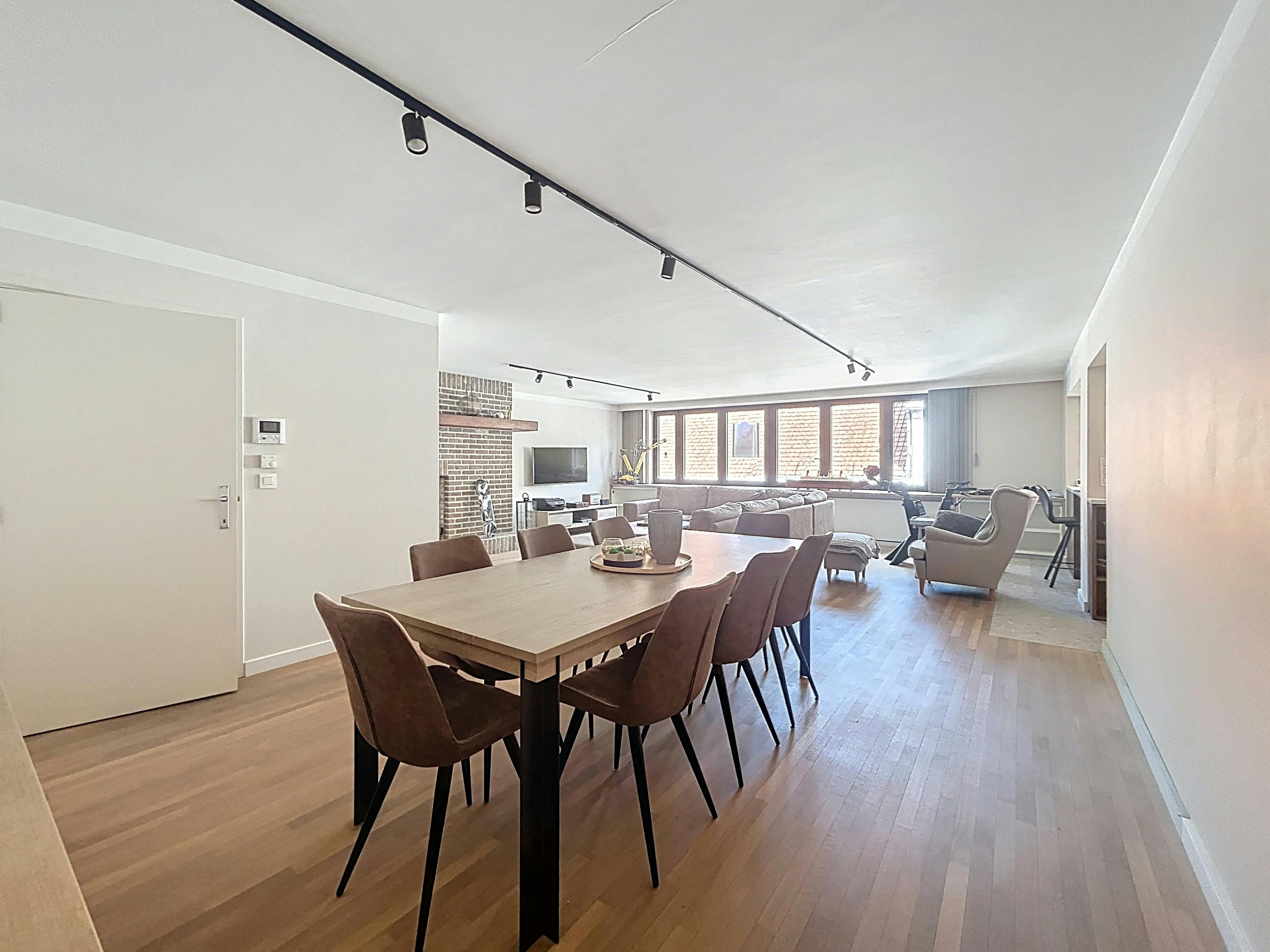 Bijzonder ruim appartement te huur centrum Waregem foto 5