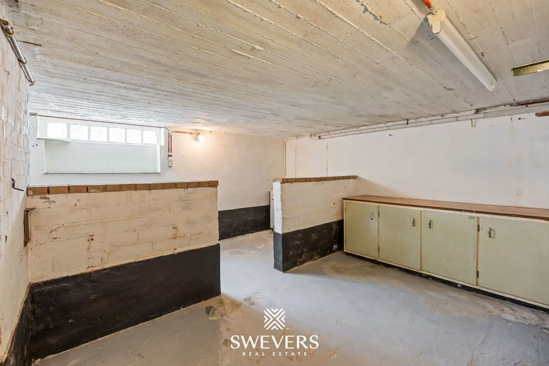 Op te frissen gezinswoning met 4 slaapkamers en veel potentieel foto 32