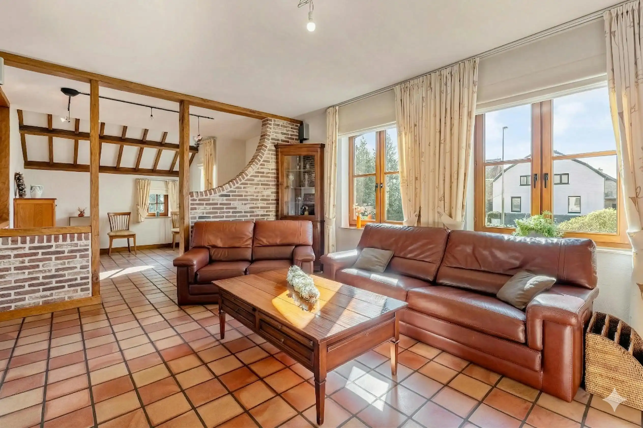 Ruime gezinswoning met praktijkruimte, 5 slaapkamers op 36a57ca centrum Diepenbeek foto 4