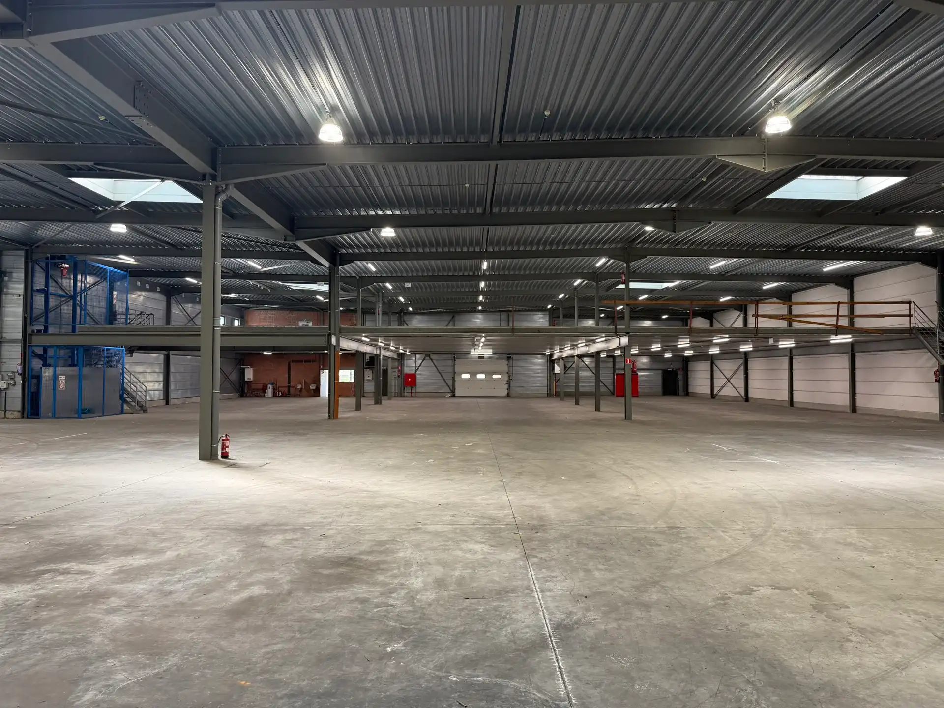 Bedrijfsgebouw te huur in Tongeren foto 5