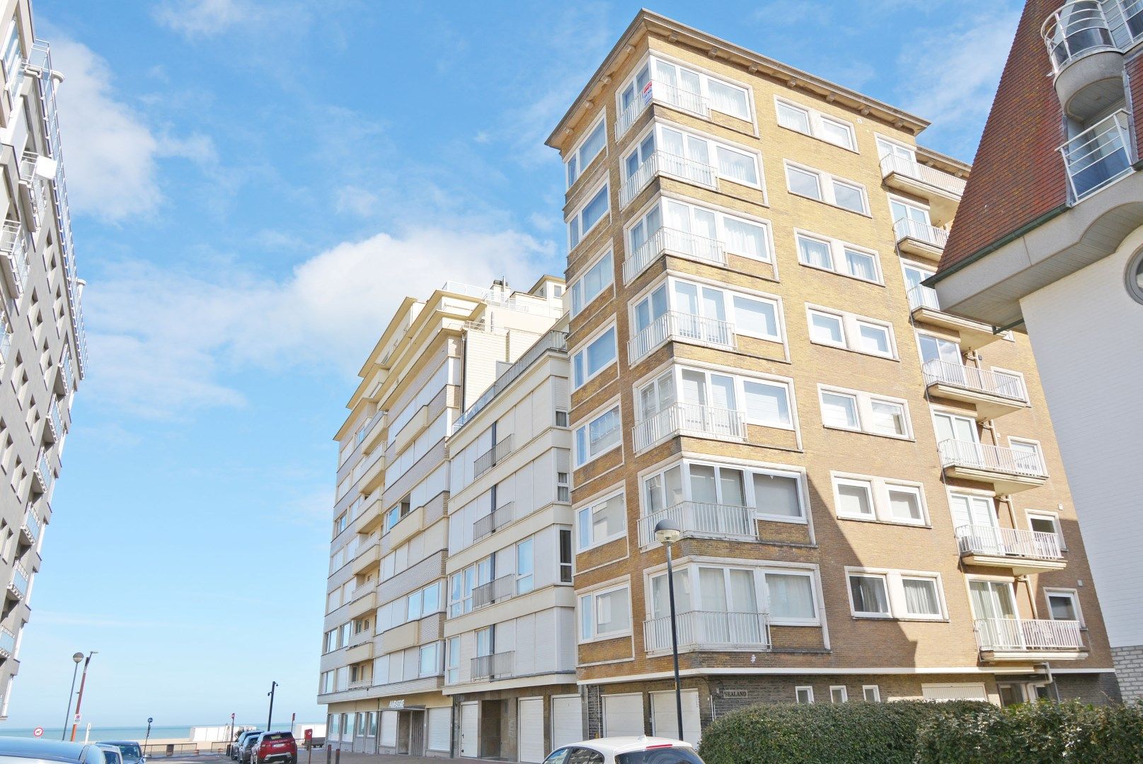 Zonnig, gerenoveerd hoekappartement met prachtig zeezicht foto 4