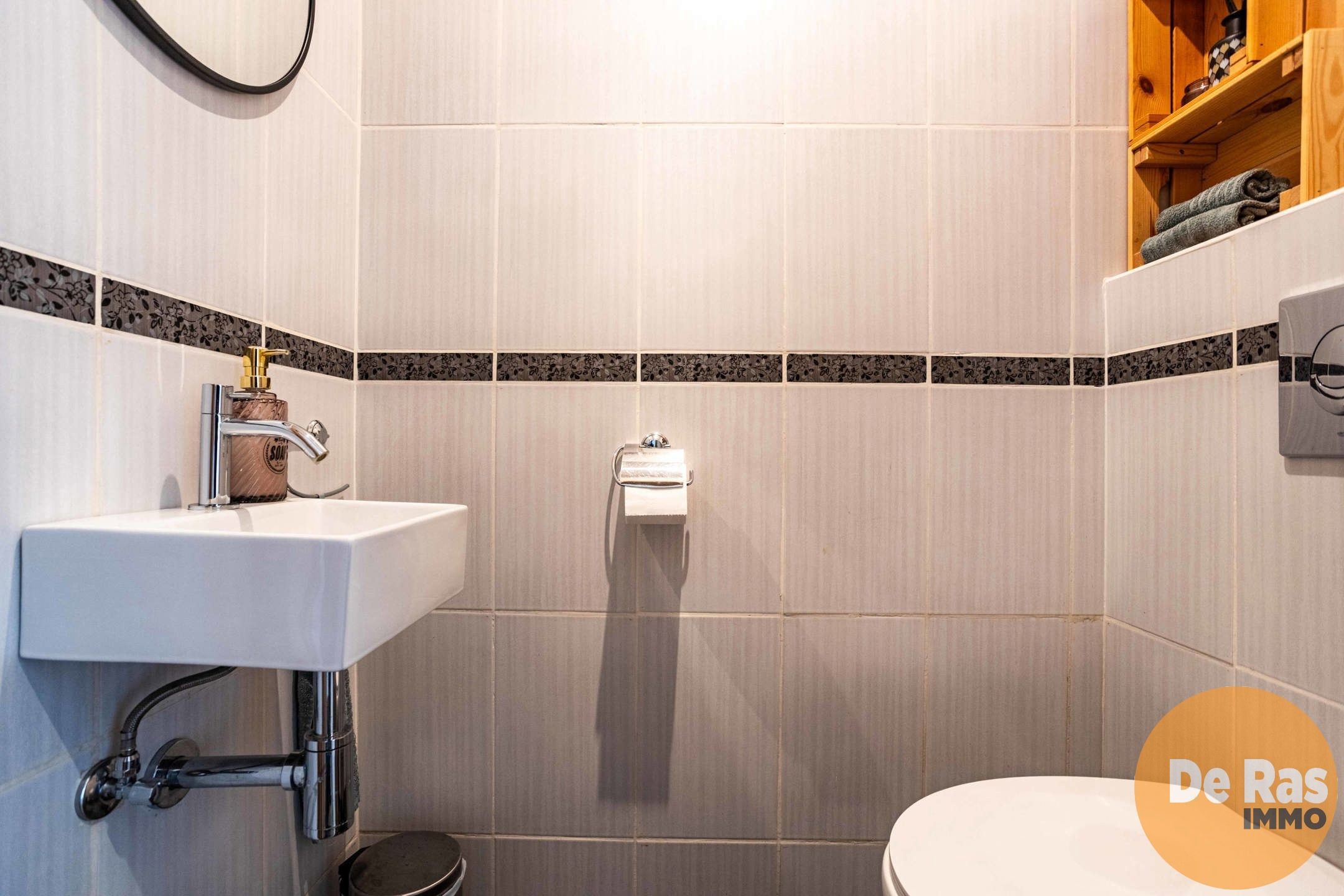 HERZELE - Recente gesloten bebouwing op een centrale ligging foto 10