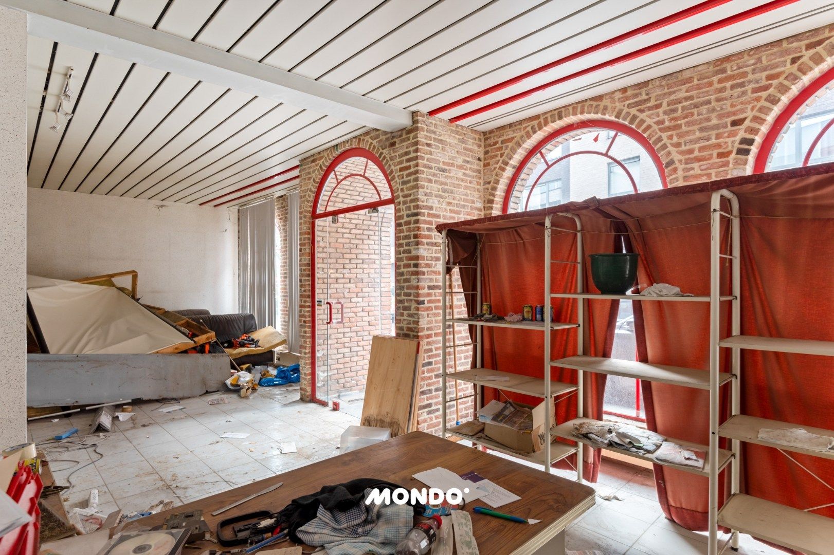 Gebouw met karaktervolle gevel in hartje Willebroek foto 4