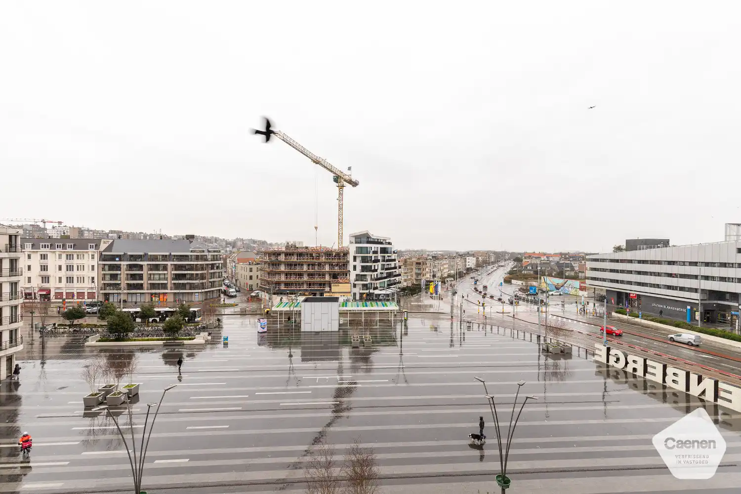 Instapklare studio met prachtig zicht over het stationsplein foto 13