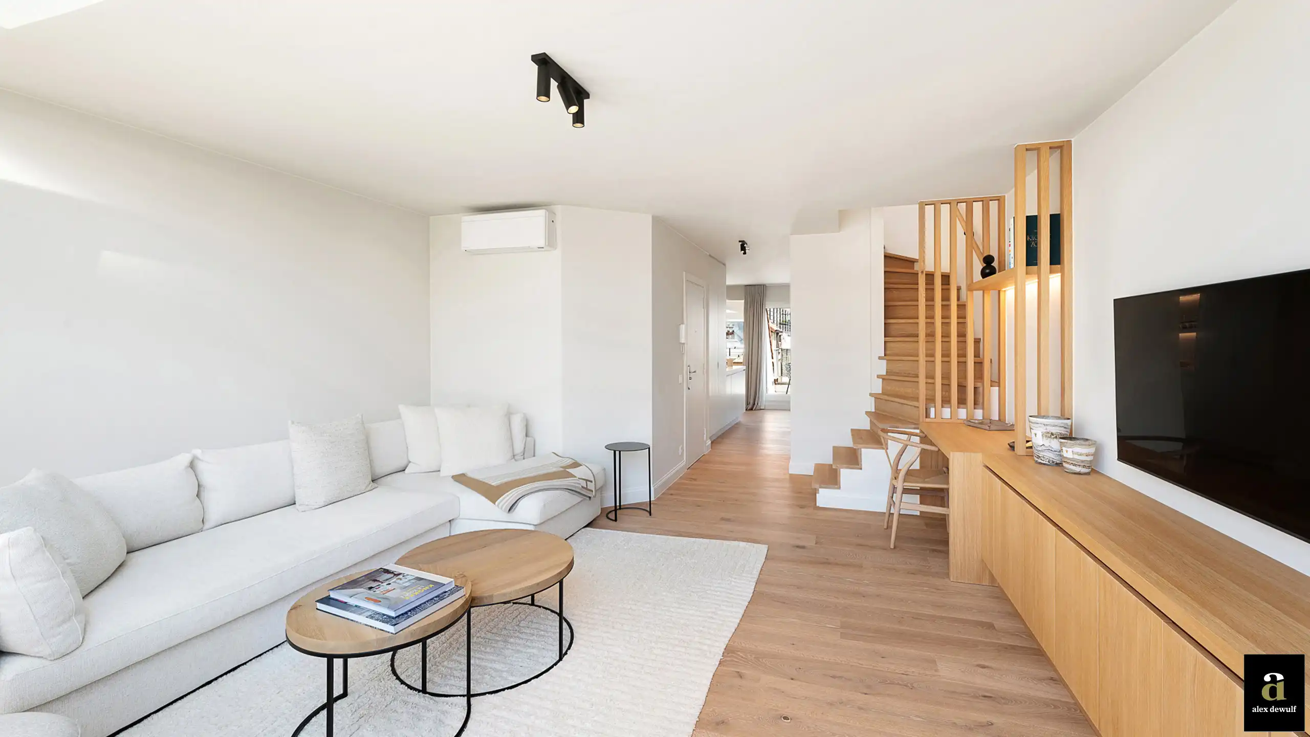 Prachtig afgewerkt duplexappartement met terras en zijdelings zeezicht. foto 4