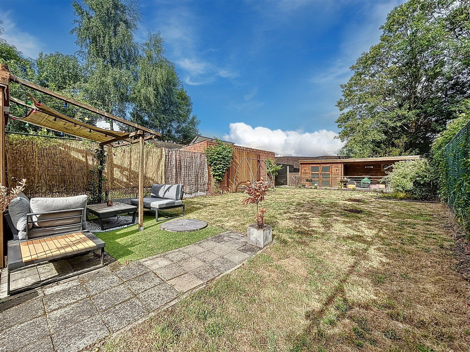 instapklare gezinswoning met 4 slaapkamers en prachtige tuin op perceel van 200m²  foto 8