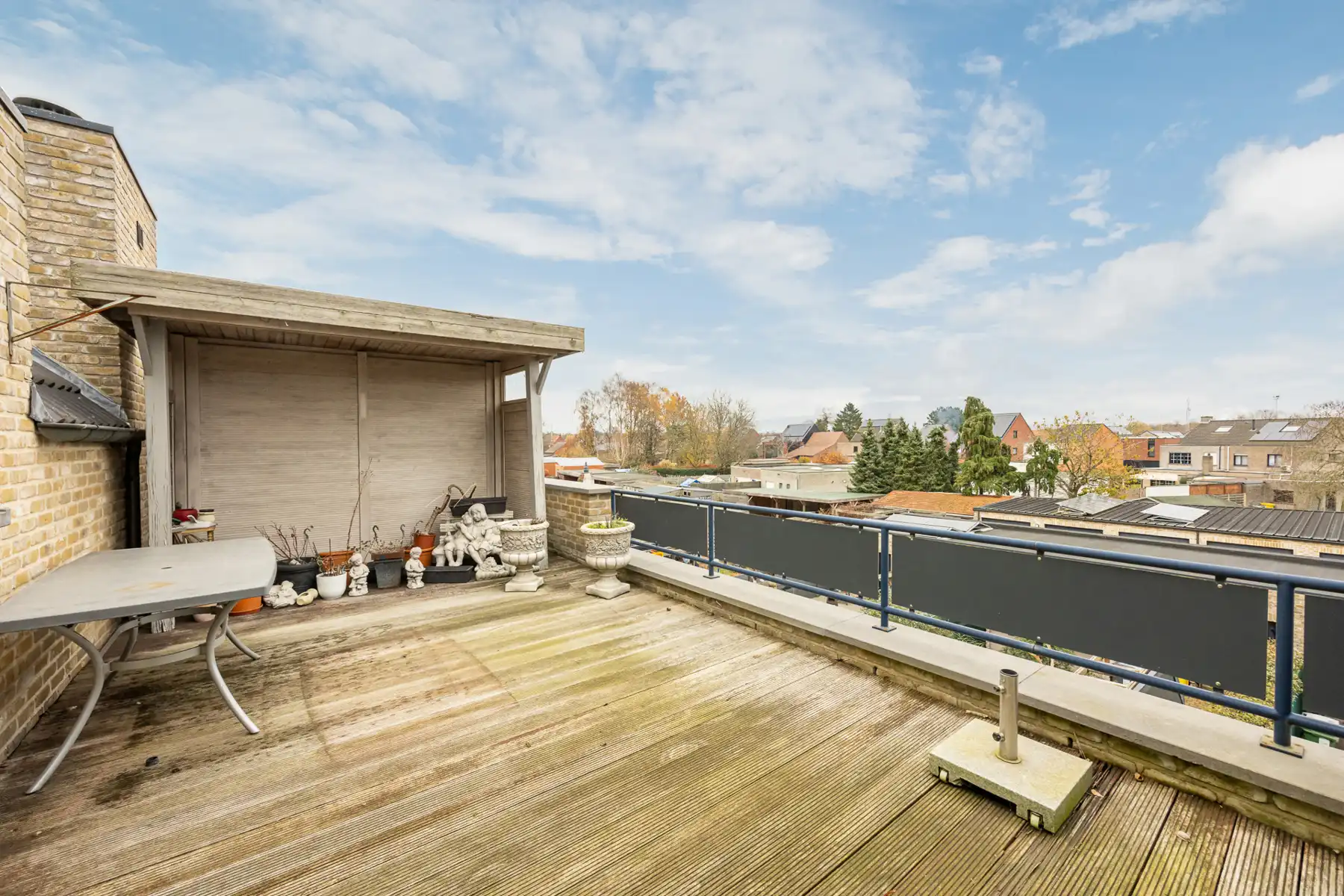 Dakappartement met lift, ruim terras, zolder, kelderberging en ruime garage. foto 12