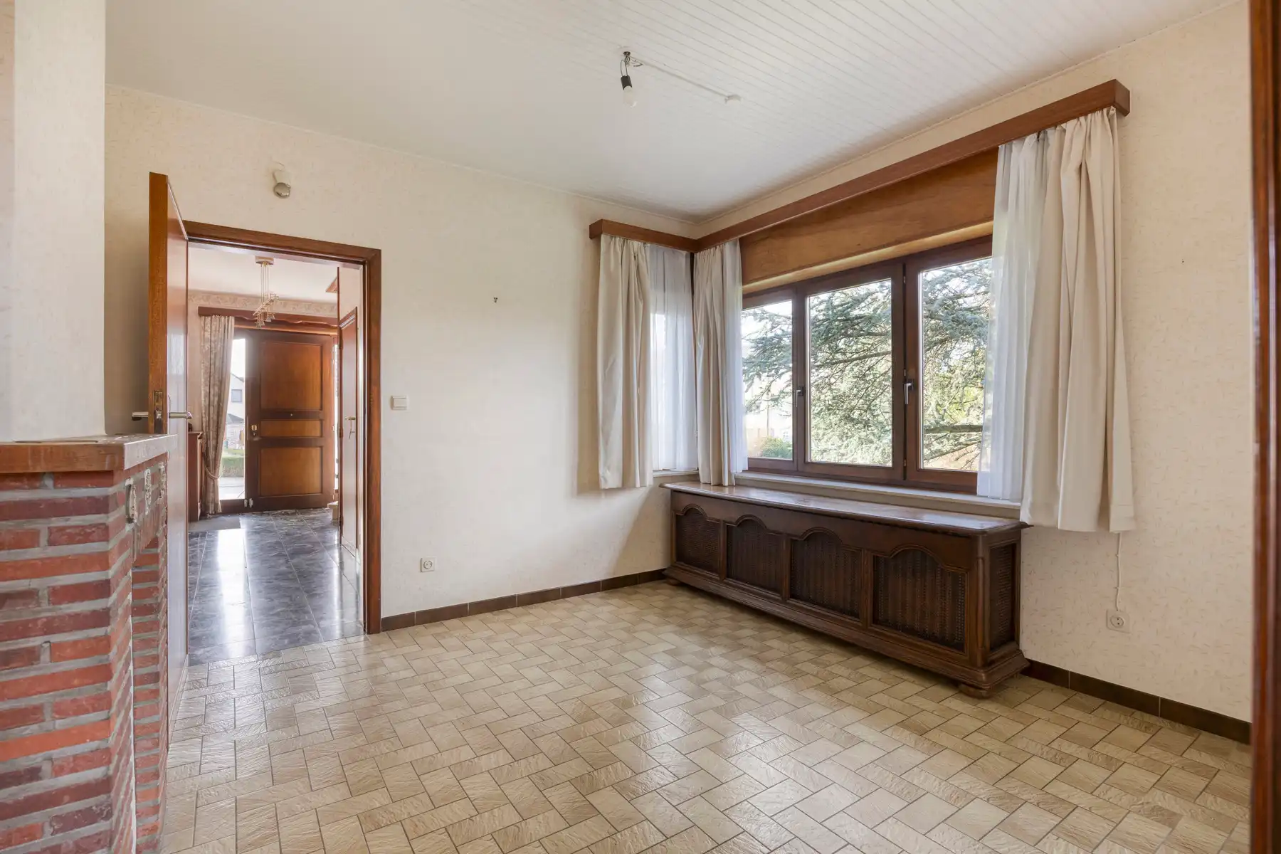 Ruime woning op een perceel van 14are 67ca op een topligging in Groot-Bijgaarden! foto 4