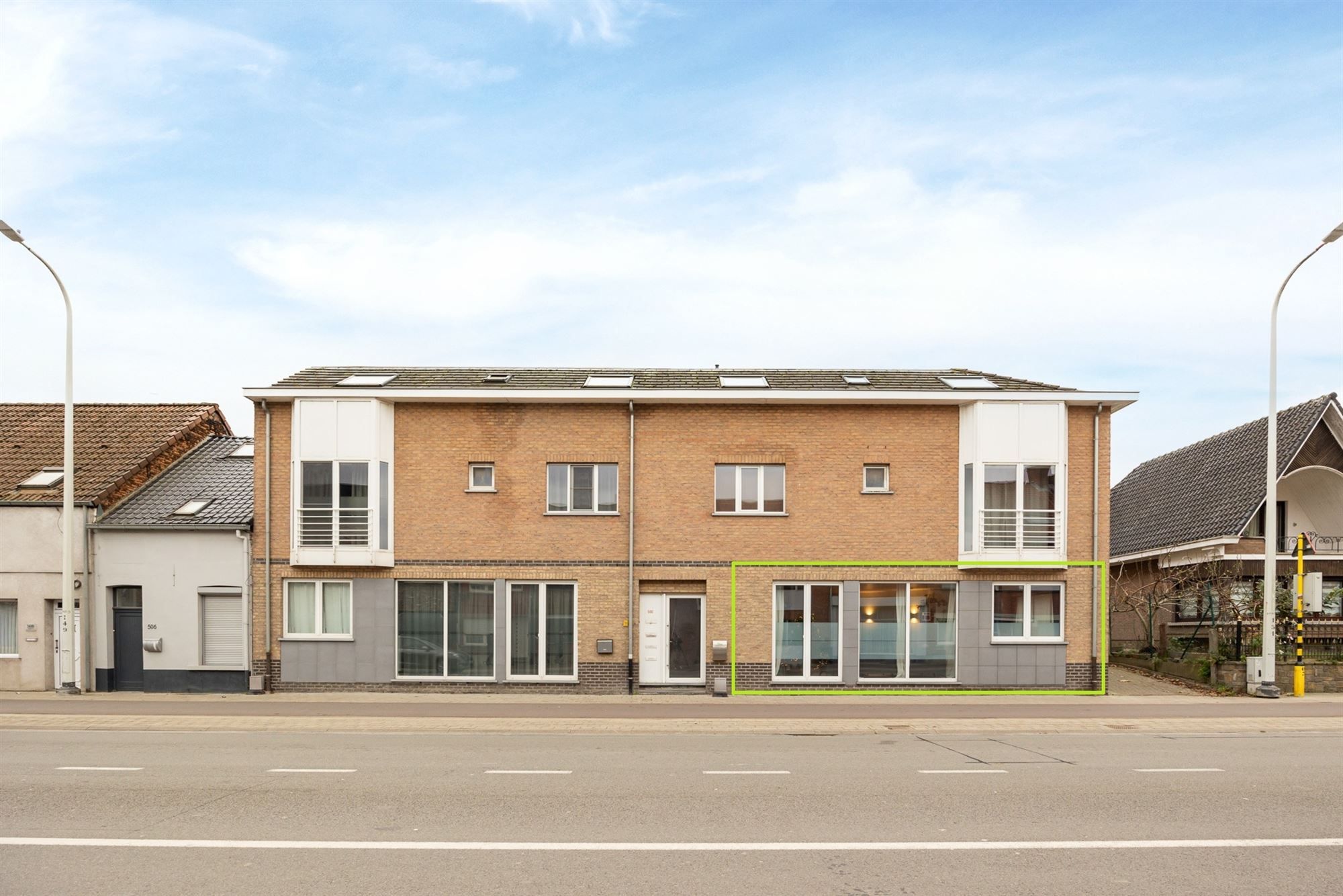 Instapklaar appartement met 2 slaapkamers en garage foto {{pictureIndex}}