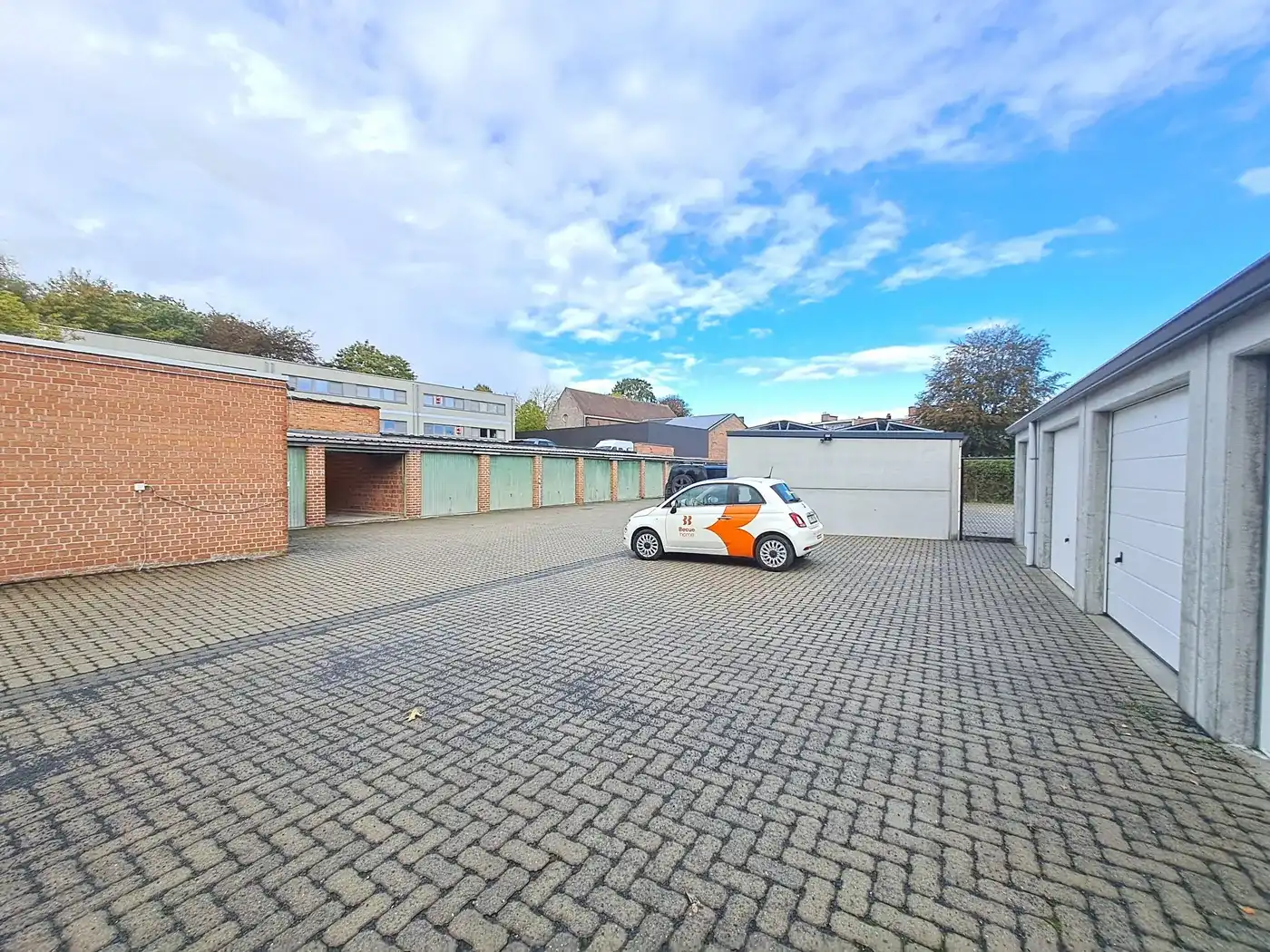 2 garageboxen in uitstekende staat te huur - Leopoldstraat foto 2