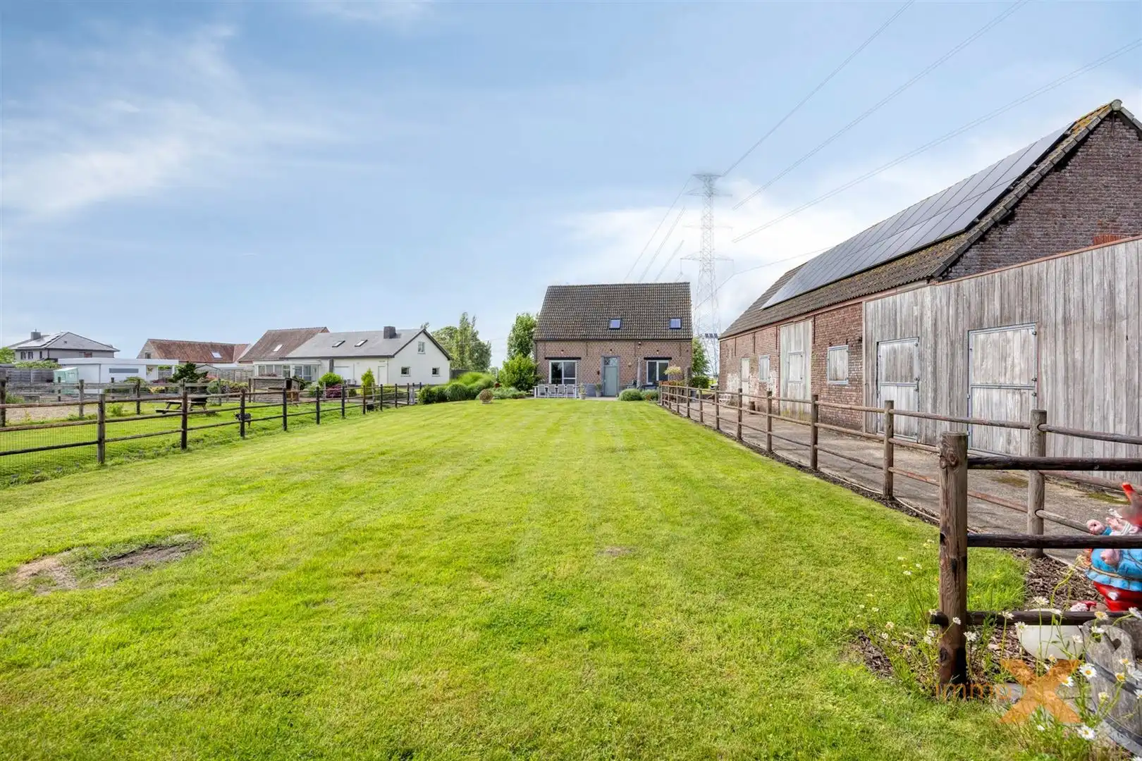 INSTAPKLARE HOEVEWONING MET STALLINGEN EN WEIDEN foto 37