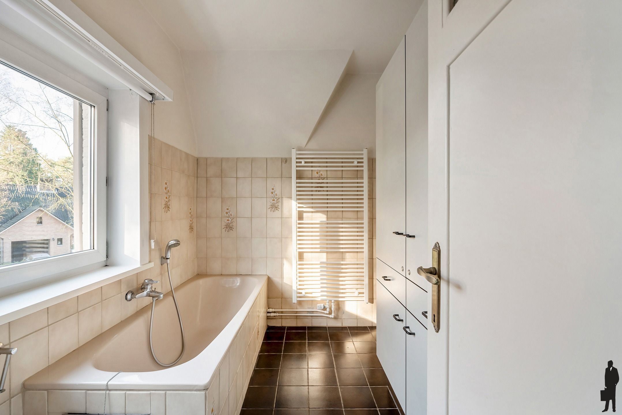 Een charmante villa met ruime tuin op ca. 1650m²!   foto 9