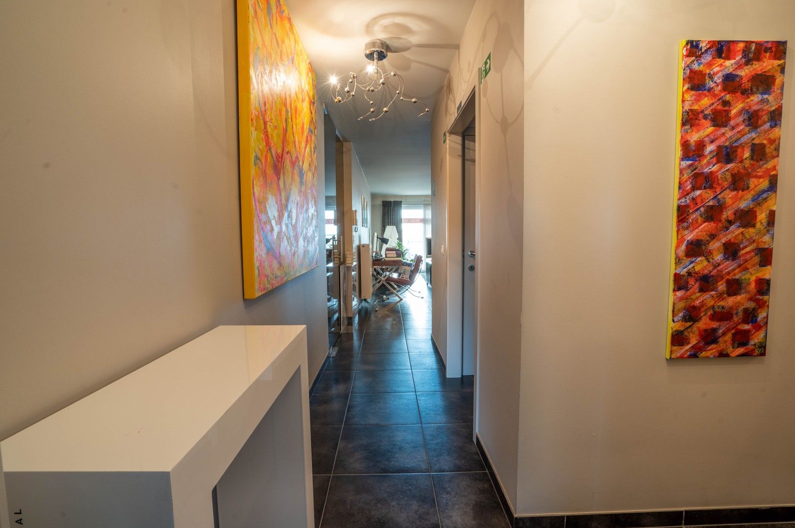 Heel ruim en smaakvol gemeubeld appartement met 3 slaapkamers en tuin foto 7