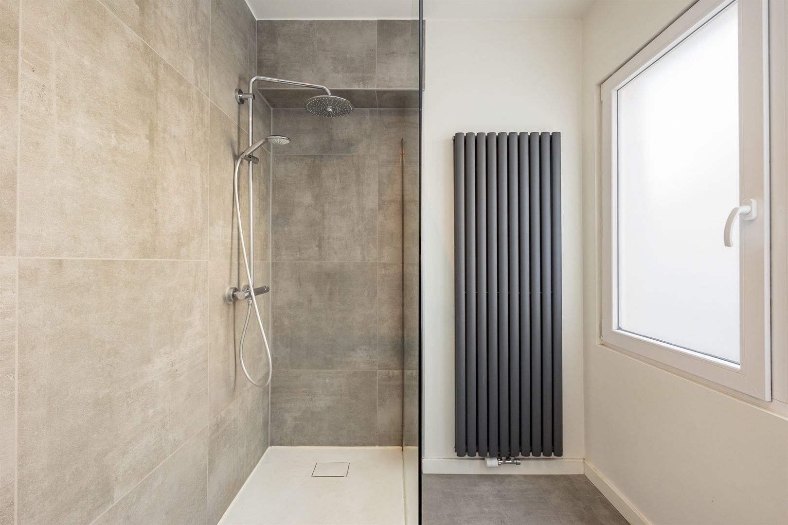 Stijlvol energiezuinig 2-slaapkamer appartement foto 8