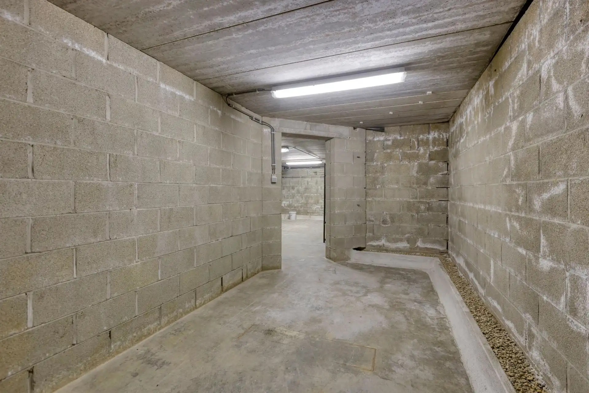 Gerenoveerde en energiezuinige woning met hoogwaardige afwerking in een rustige woonwijk te Wiemesmeer foto 19