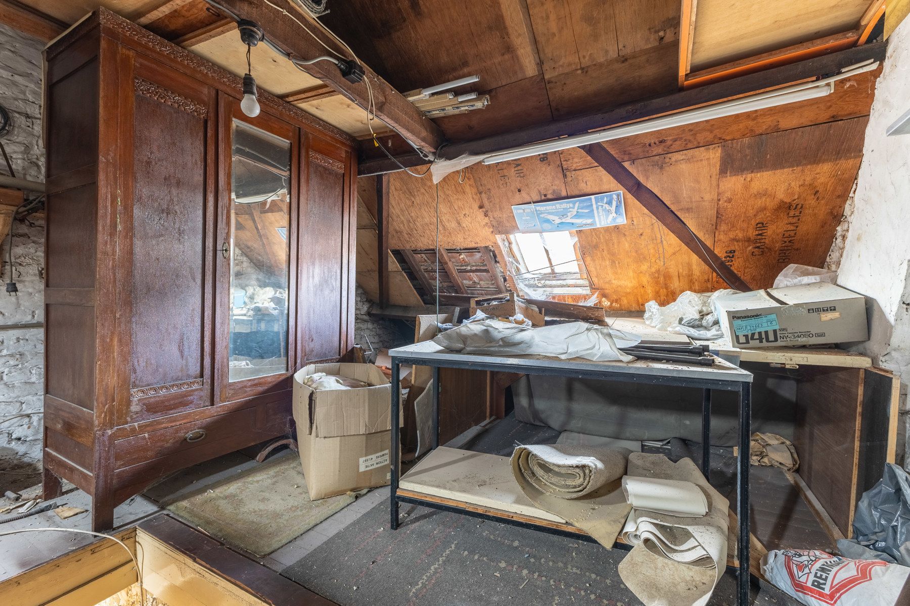 Te renoveren woning met tuin en garage foto 19