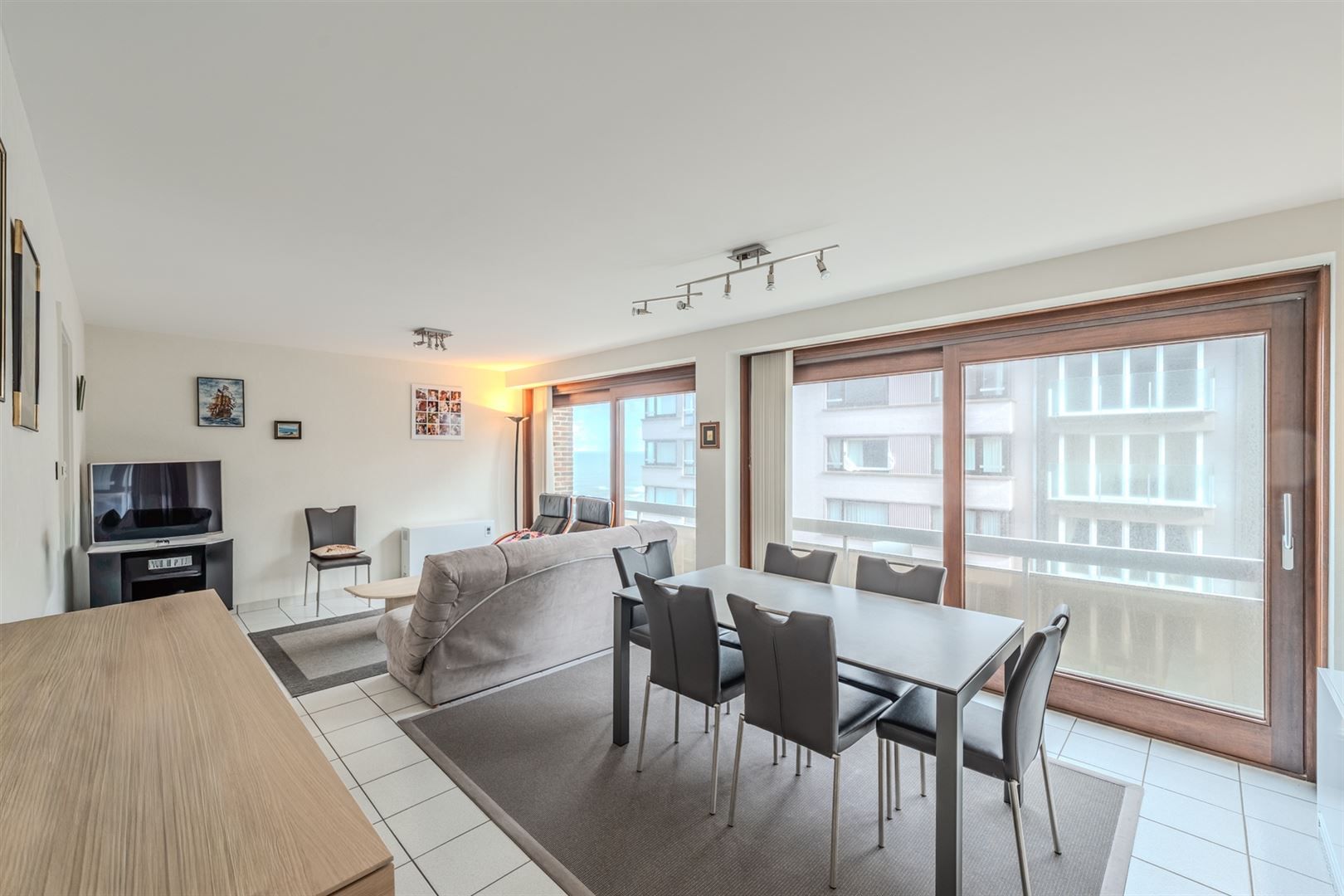 appartement foto {{pictureIndex}}