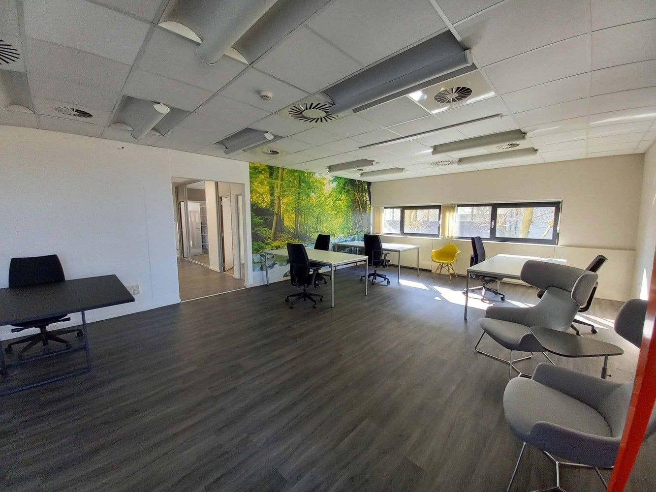 215m² kantoorruimte foto 9