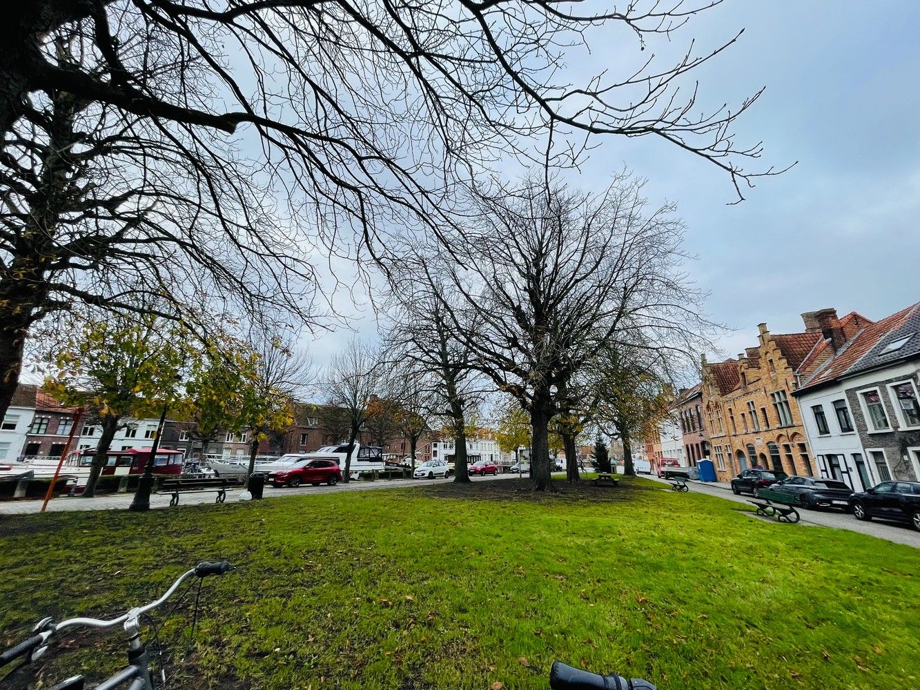 OPEN HUIS op ZATERDAG 18 JANUARI van 11 H TOT  12 H   U BENT WELKOM  Brugge centrum aan het Coupurehaventje op wandelafstand van alle goede winkels en en het Koningin Astridpark, Gezellig energiezuinig woonhuis met 3 slaapkamers. foto 15