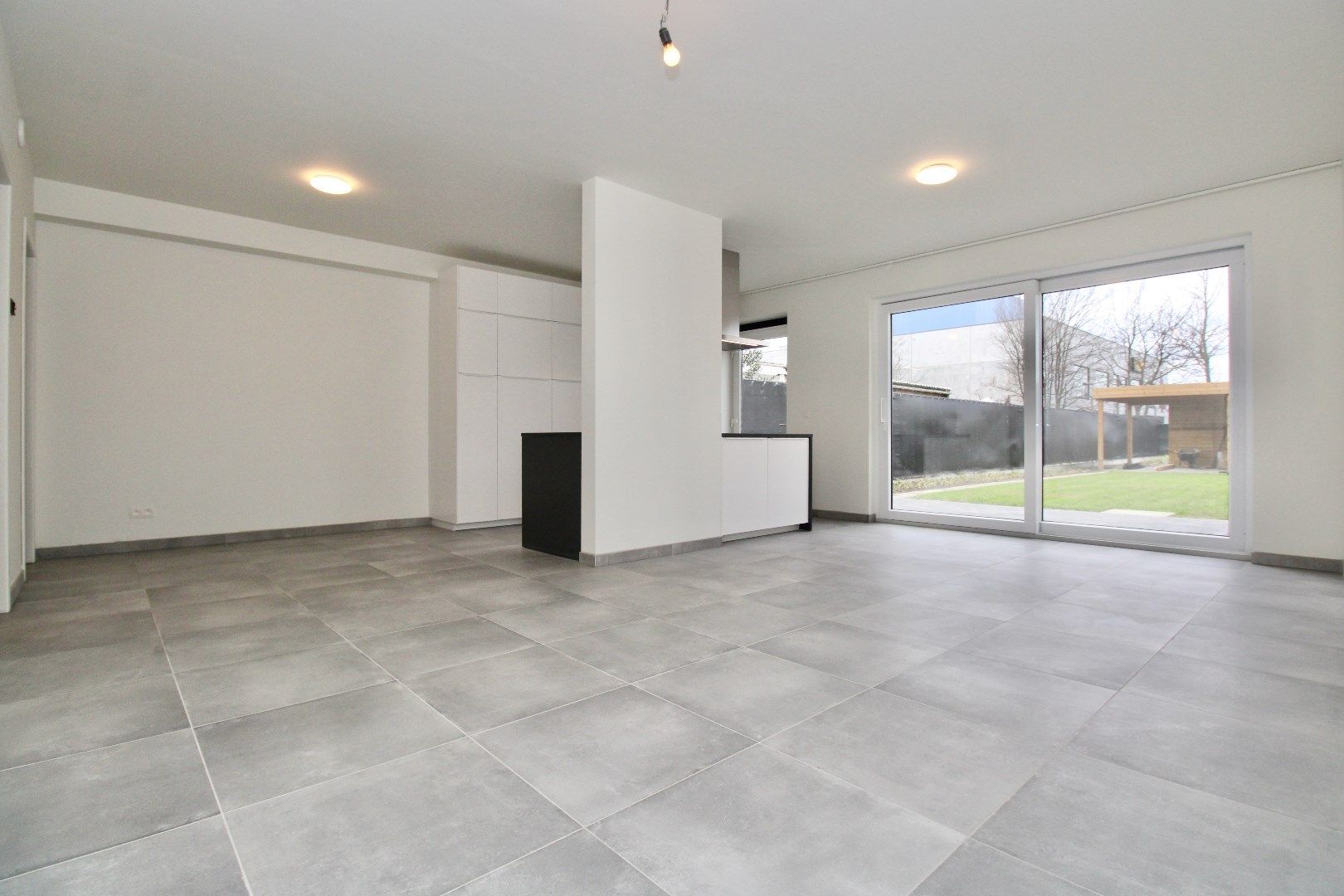 Energiezuinig, recent (2024), instapklaar 2-slpk gelijkvloersappartement foto 2