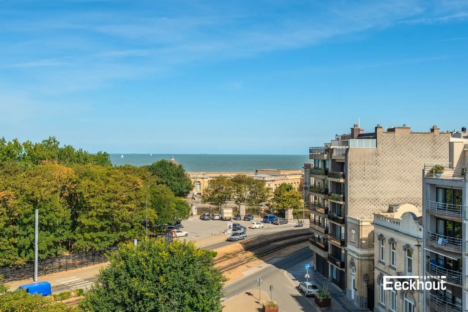 Unieke penthouse met ruime terrassen, 2 slaapkamers en zeezicht foto 17