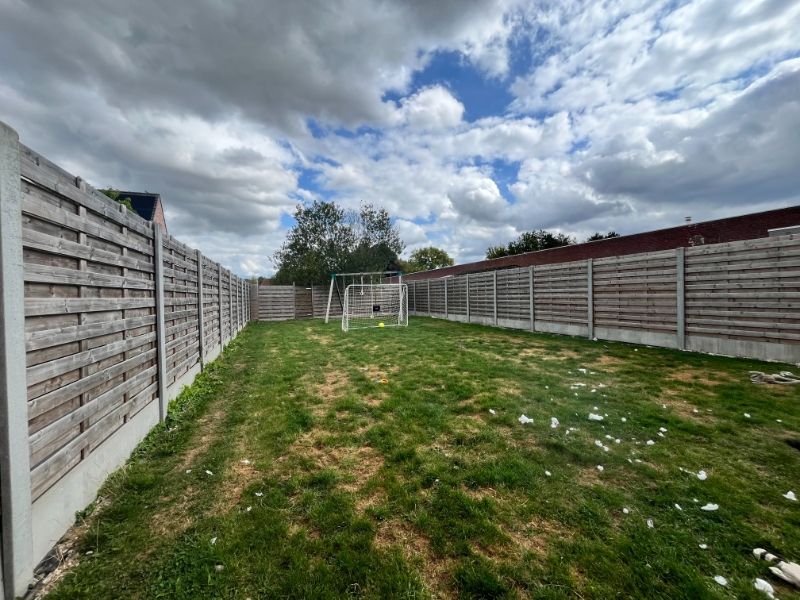 Woning met 2 slaapkamers en grote tuin met terras foto 22